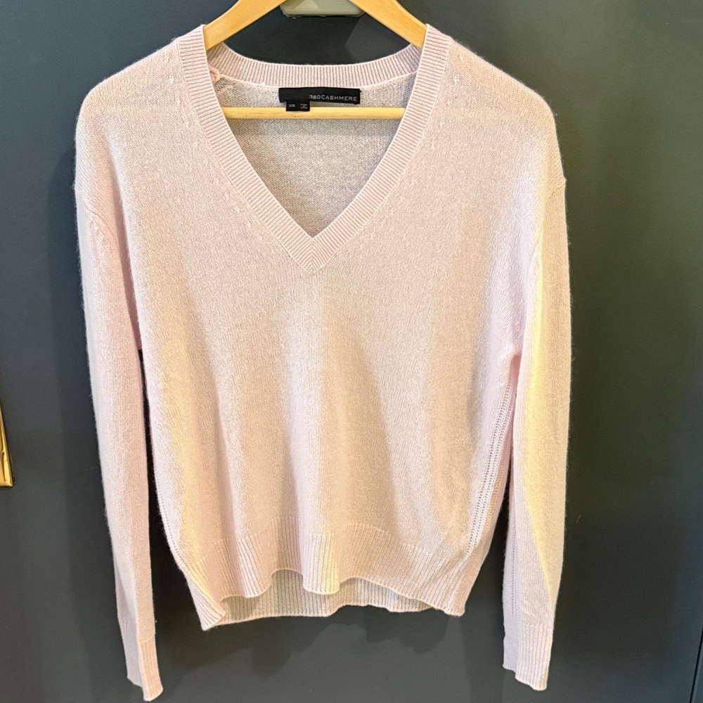360 Cashmere Soft Blush V-Neck Sweater